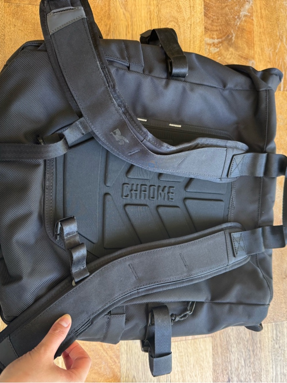 Chrome Industries messenger/backpack hybrid (Barragestyle) - Picture 7 of 11